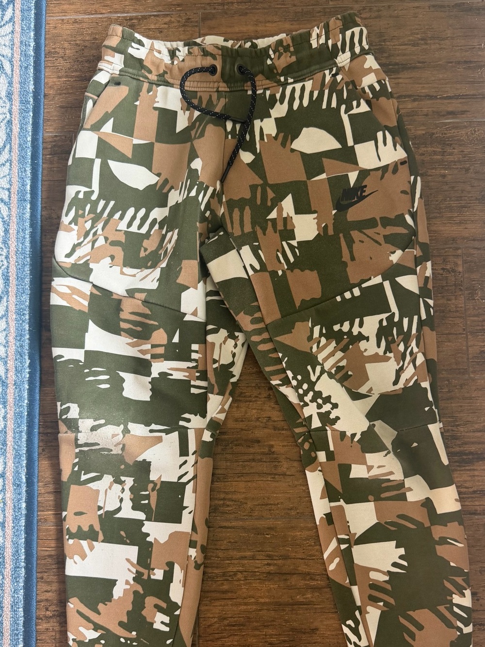 Nike Sportswear Tech Fleece Joggers geometric camouflage print size Boys Med